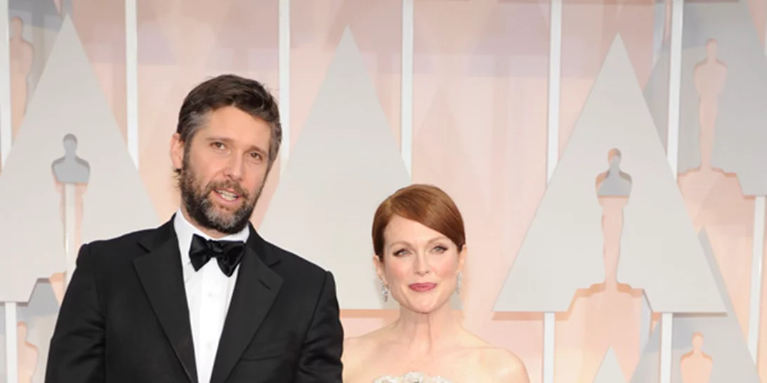 Julianne Moore | Γιόρτασε 17 χρόνια γάμου με τον σύζυγό της